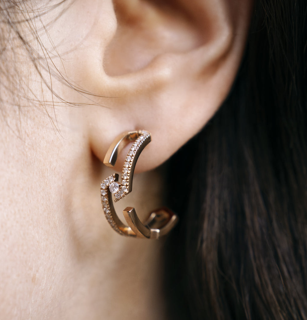 ROOTS DUET HOOP EARRINGS - HALF PAVÉ